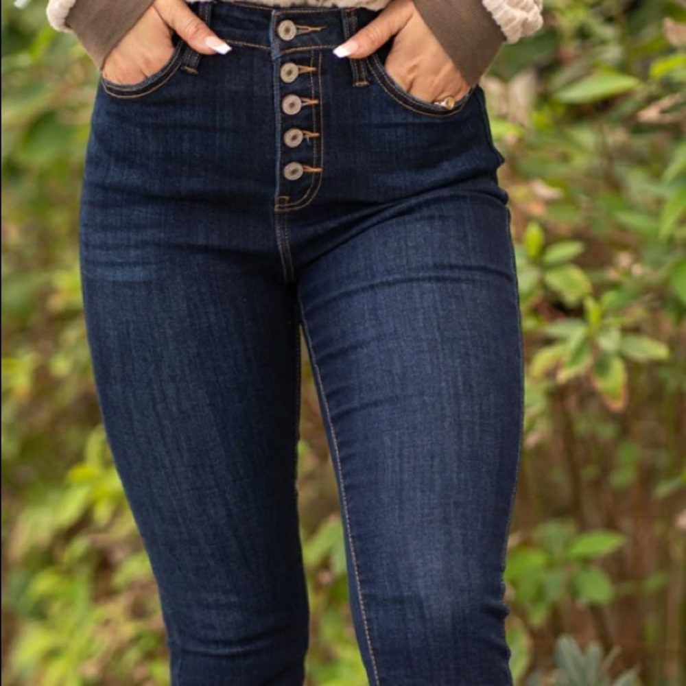 Kancan high rise, super skinny, button up jeans. Never worn. With tags.